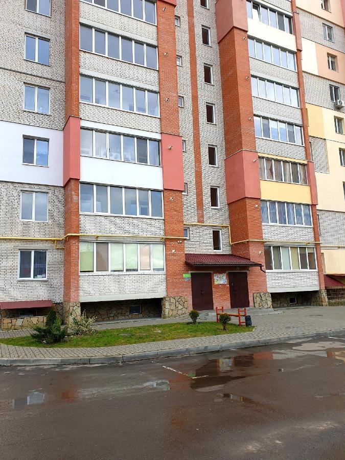 On Kravchuka, 11b * Lutsk